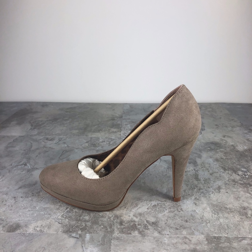 NIB JELLYPOP Taupe Platform Heeled Pumps size 7 (fits small - closer to 6.5)